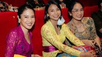 Bikin Anggun, Berikut Jenis-jenis Kebaya Yang Ada Di Indonesia! Mana ...