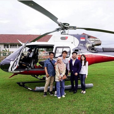 7 Potret Gaya Mewah Lesti-Billar Naik Helikopter Temui Korban Gempa Cianjur