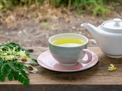 Manfaat Teh Daun Kelor, Efek Samping, dan Cara Membuatnya