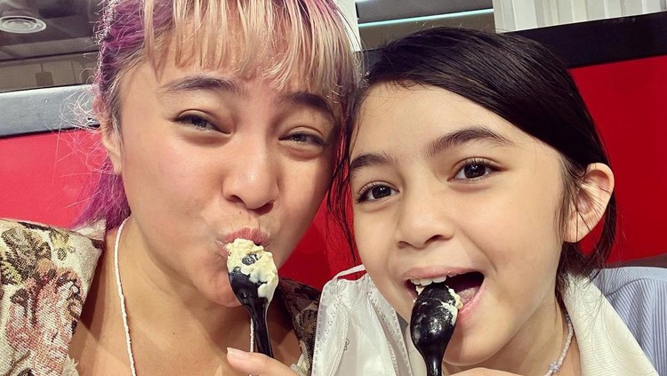 Marshanda dan Sienna Marshanda dan Sienna