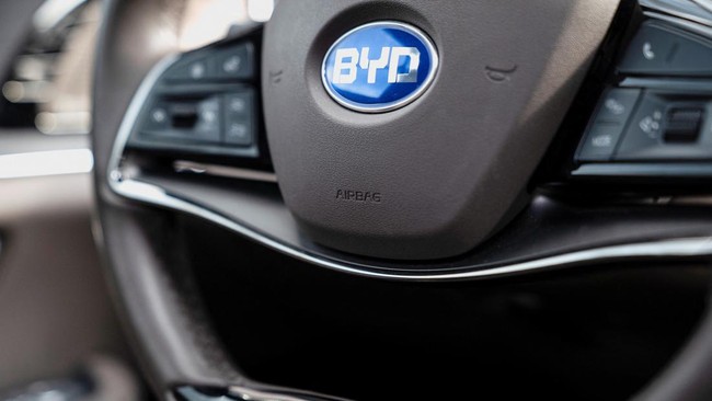 Plug-In Hybrid Electric Vehicle dari BYD telah mencetak rekor yakni konsumsi bahan bakar hanya 2,9 liter untuk jarak 100 km.