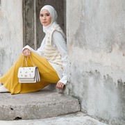 Gaya Modis Zaskia Adya Mecca Ini Bisa Dijadikan Inspirasi Baju Kondangan untuk Hijabers