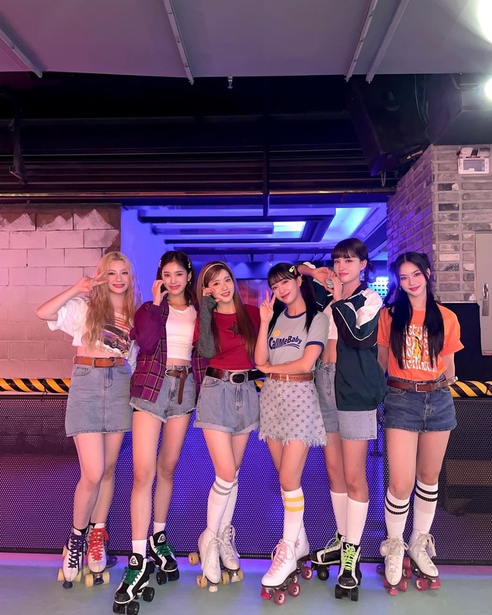 Pancarkan energi muda, STAYC ajak Beauties untuk seru-seruan bermain roller skate bersama untuk merayakan tahun baru melalui Season's Greeting 2023./Foto: instagram.com/stayc_highup