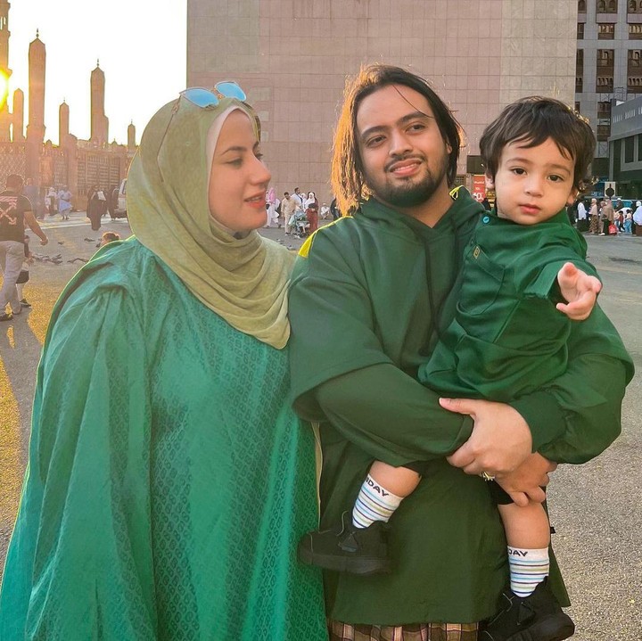 <p>Sebelumnya, Tasyi sempat menyembunyikan wajah Ali. Namun, kini ia telah memperlihatkan dengan jelas wajah sang anak pada publik. (Foto: Instagram: @tasyiiathasyia)</p>