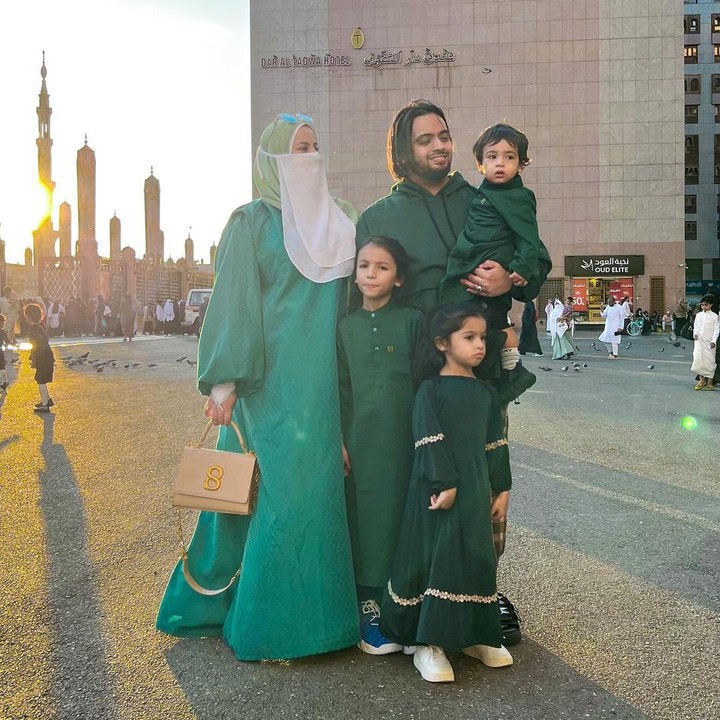 <p>Setelah menikah, Tasyi dikaruniai tiga orang anak. Ketiganya adalah Malik Umar Boschr, Noora Boschr, dan Ali Boschr. (Foto: Instagram: @tasyiiathasyia)</p>