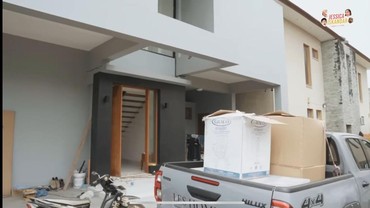 img-title Banyak Utang, 10 Potret Rumah Baru Smart Home Mewah Jedar Selesai Dibangun