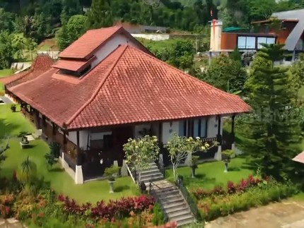 7 Potret Villa Ivy Baskara, Tradisional Banget Tapi Luasnya 1,3 Hektar Bun!