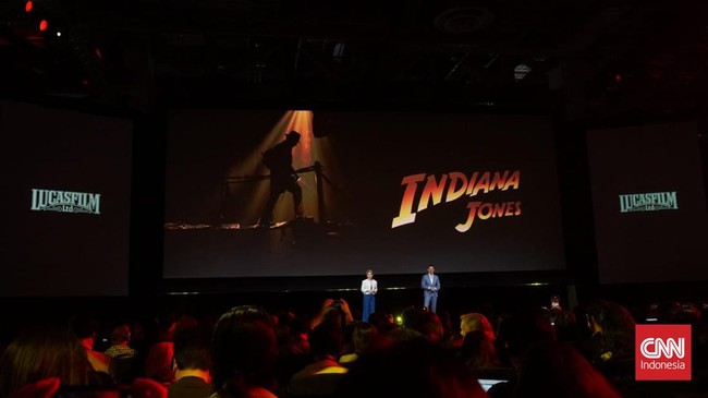 Lucasfilm untuk pertama kalinya memamerkan Harrison Ford di Indiana Jones 5 pada Rabu (30/11). Film itu dijadwalkan tayang pada 2023.