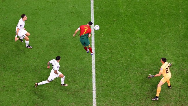 Cristiano Ronaldo mendapat sindiran setelah laga Portugal vs Uruguay pada matchday kedua Piala Dunia 2022.