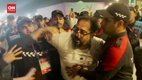 VIDEO: Suporter Iran di Qatar Ricuh Usai Laga Piala Dunia Lawan AS
