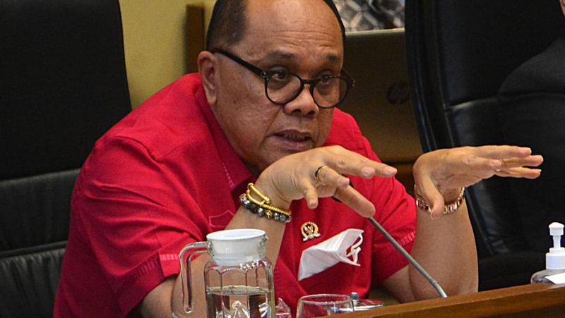 Wakil Ketua Komisi II DPR RI, Junimart Girsang mendukung putusan Mahkamah Konstitusi Nomor 87/PUU-XX/2022