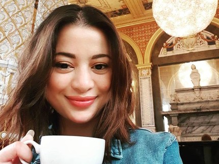 5 Artis Indonesia Menetap di Luar Negeri, Angie Virgin Ikut Suami yang Jadi Polisi Inggris