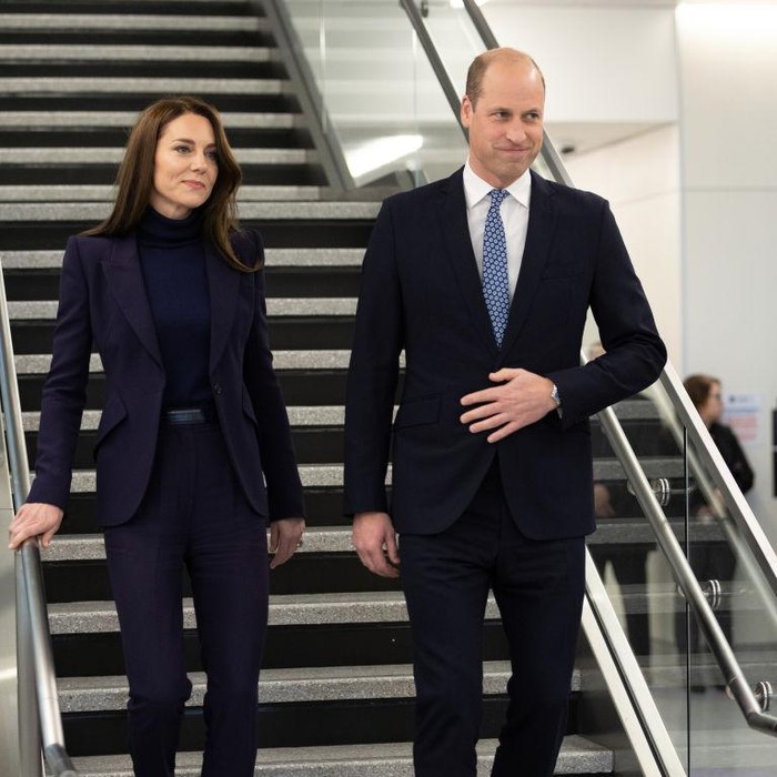 BOSTON, MA - NOVEMBER 30: Prince William, Prince of Wales and Catherine, Princess of Wales, center, watch the NBA basketball game between the Boston Celtics and the Miami Heat during the first quarter at TD Garden on November 30, 2022 in Boston, Massachusetts. NOTE TO USER: User expressly acknowledges and agrees that, by downloading and/or using this Photograph, user is consenting to the terms and conditions of the Getty Images License Agreement. (Photo By Winslow Townson/Getty Images)
