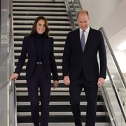 Ide Gaya Outfit Kerja Pakai Pantsuit ala Kate Middleton, Stylish dan Percaya Diri