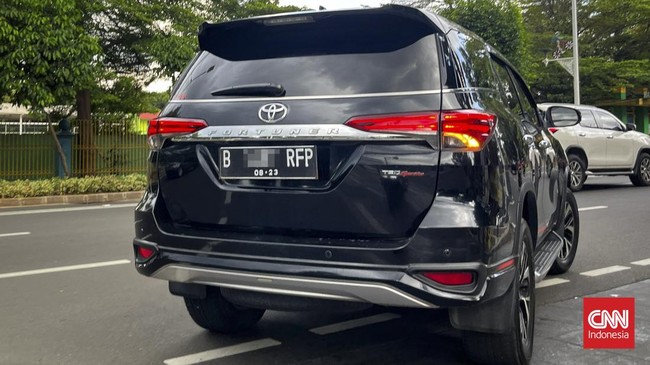 Praktisi keselamatan Sony Susmana mengatakan berkaca dari insiden tersebut, sebaiknya remaja tidak diberi izin untuk mengendarai kendaraan dinas.