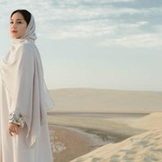 Tampil Muslimah, Potret Anggun Nagita Slavina di Gurun Pasir Banjir Pujian