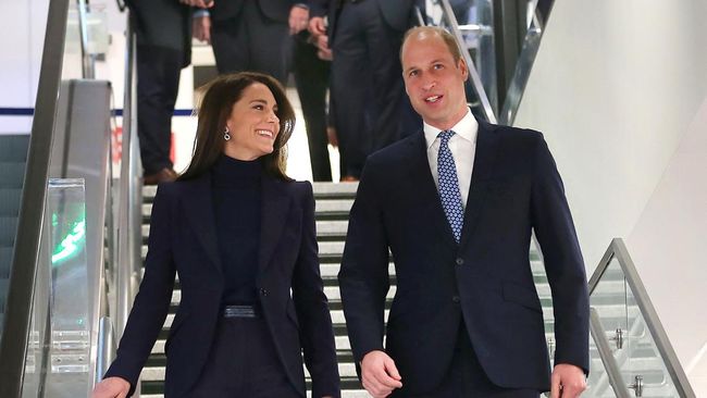 Pangeran William ke AS, Perdana Keluar Inggris usai Jadi Putra Mahkota Pangeran William dan Kate Middleton, berkunjung ke AS, Rabu (30/11). Ini merupakan kali pertama William keluar dari Inggris setelah menjadi putra mahkota.