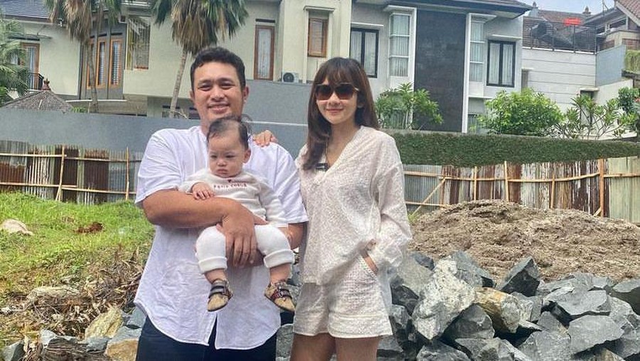 Peletakan Batu Pertama & Desain Rumah Gilang Dirga