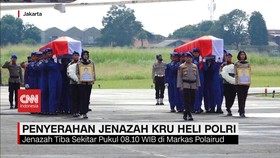 VIDEO: Penyerahan Jenazah Kru Helikopter Baharkam Polri yang Jatuh