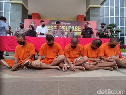 Sadisnya Gerombolan Pesilat Membabi Buta Habisi Penjual Nanas Tak Berdaya