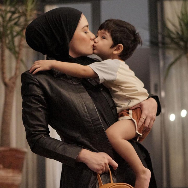 <p>Seperti anak seusianya, Ibrahim tumbuh denan sehat dan aktif nih, Bunda. Kita doakan, semoga Ibrahim selalu <em>happy</em> dan menjadi kebanggaan kedua orang tuanya, ya. (Foto: Instagram @anneofficial1990)</p>