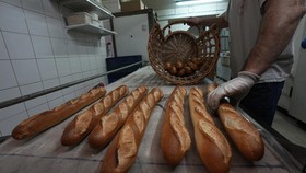 Pria Sri Lanka Dinobatkan Jadi Pembuat Baguette Terbaik di Paris