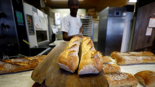 Baguette, roti panjang khas Prancis kini masuk daftar Warisan Budaya Tak Benda UNESCO. Status ini dianggap sebagai penghormatan terhadap tradisi Prancis.