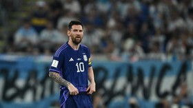 img-title Van Dijk: Messi Suka Ngendon