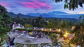 Harga Tiket Taman Fathan Hambalang Bogor, Kafe Hits Berkonsep Outdoor