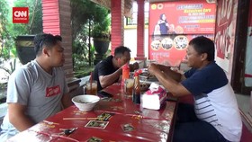 VIDEO: Nikmatnya Sate Torpedo Dipercaya Bisa Tingkatkan Vitalitas Pria