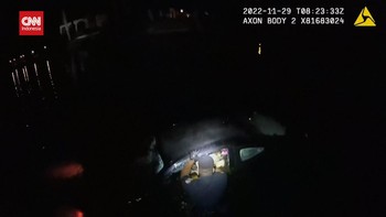 VIDEO: Aksi Heroik Polisi AS Keluarkan Pengemudi dari Mobil Tenggelam