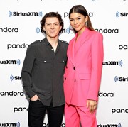 Tom Holland Ungkap Alasan Tidak Mau Temani Zendaya di Red Carpet, Ternyata Super Romantis!