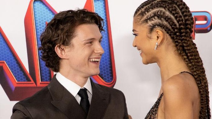LOS ANGELES, CALIFORNIA - DECEMBER 13: (L-R) Tom Holland and Zendaya attendsthe Los Angeles premiere of Sony Pictures' 'Spider-Man: No Way Home' on December 13, 2021 in Los Angeles, California. (Photo by Emma McIntyre/Getty Images)