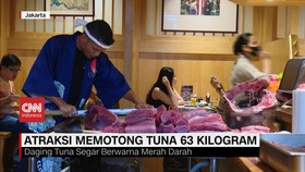 VIDEO: Atraksi Memotong Tuna 63 Kilogram