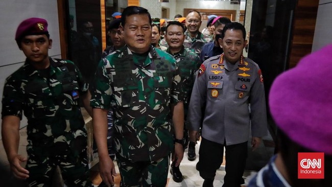 Cegah Kerusuhan, TNI-Polri Bentuk Satgas Pengamanan Smelter TNI dan Polri membentuk satgas pengamanan smelter agar kerusuhan yang terjadi di PT GNI, Morowali beberapa waktu lalu tak terjadi lagi di kemudian hari.