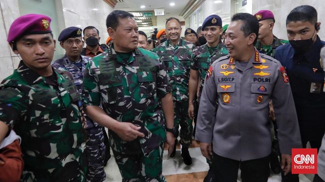 Kapolri Jenderal Listyo Sigit Prabowo menyatakan kehadirannya dalam fit and proper test calon Panglima TNI Laksamana Yudo Margono menunjukkan TNI & Polri solid.