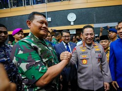 Kapolri Antar Laksamana Yudo Fit and Proper Test: Bukti TNI-Polri Solid