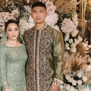 Kebaya Lamaran ala Selebriti Indonesia dengan Warna-warni Cantik, Ada Favoritmu?