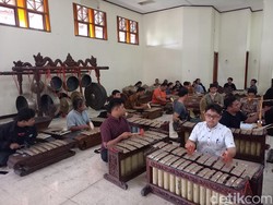 Jokowi Minta Ojo Dibandingke Versi Gamelan Saat Tasyakuran Kaesang-Erina
