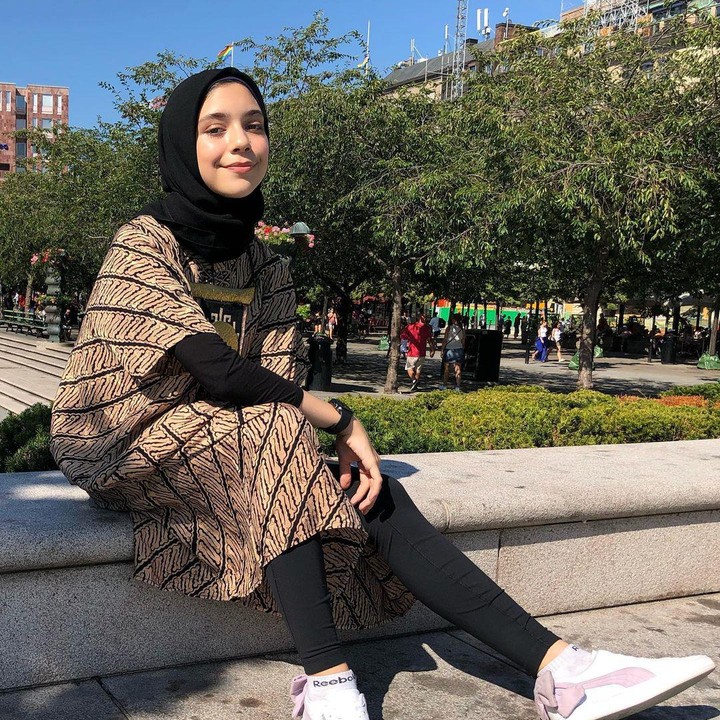 <p>Baru berusia 16 tahun, Isabel sudah mantap untuk mengenakan hijab, Bunda. Tidak hanya itu, Isabel pun sering dipuji karena gayanya yang stylish saat mengenakan hijab. (Foto: Instagram@isabel.azhari)</p>