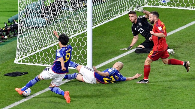 Luis Enrique marah pada pemain Spanyol yang dianggap kehilangan irama permainan dan ia pun komentar soal insiden gol kontroversial Jepang di Piala Dunia 2022.