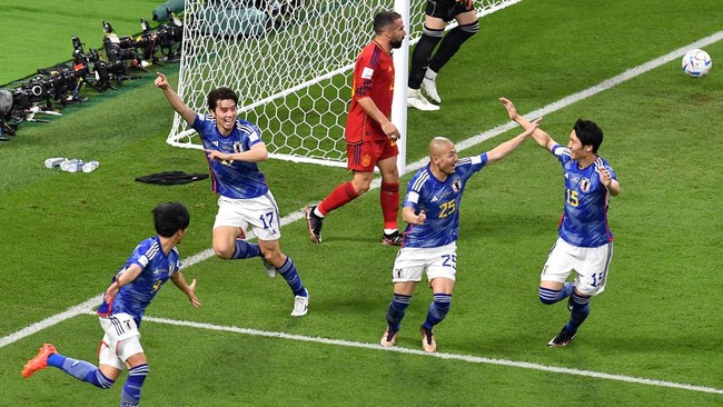 Gol kedua Jepang yang dicetak Ao Tanaka ke gawang Spanyol dinyatakan sah oleh VAR meski menuai tanda tanya.