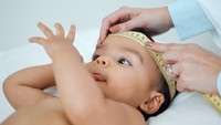 Cara Lingkar Kepala Bayi Baru Lahir, Simak Angka Normal untuk Anak Laki-laki & Perempuan