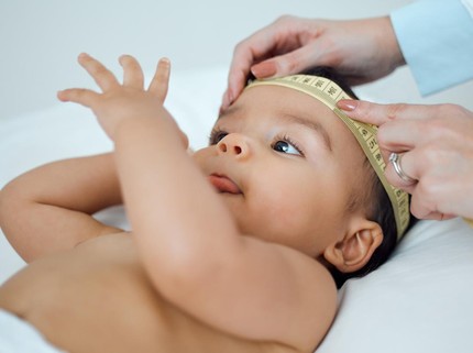 Cara Lingkar Kepala Bayi Baru Lahir, Simak Angka Normal untuk Anak Laki-laki & Perempuan