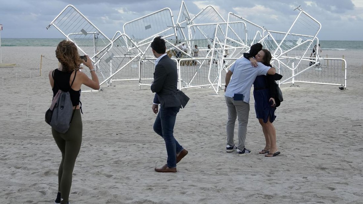 FOTO: Pajangan Karya Art Basel Miami Beach ke-20
