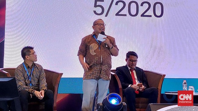 Onno W. Purbo adalah salah satu pionir internet lewat temuan Wi-Fi low budget tapi efektif hingga perintis white hack di RI. Simak petualangannya di sini.