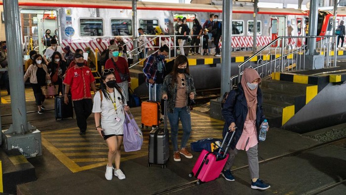 Penumpang KA yang Sengaja 'Bablas' Stasiun Tujuan akan Kena Sanksi Mulai Hari Ini