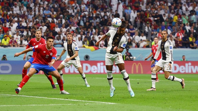 Timnas Jerman unggul 1-0 atas Kosta Rika pada babak pertama pertandingan terakhir Grup E Piala Dunia 2022 di Stadion Al Bayt, Jumat (2/12) dini hari WIB.