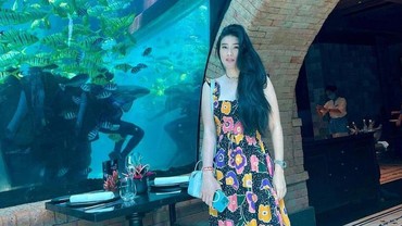 7 Potret Stevie Agnecya Eks Samuel Rizal Lepas Hijab & Pakai Baju Terbuka