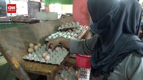 VIDEO: Harga Meroket, Sebagian Warga Beli Telur Pecah